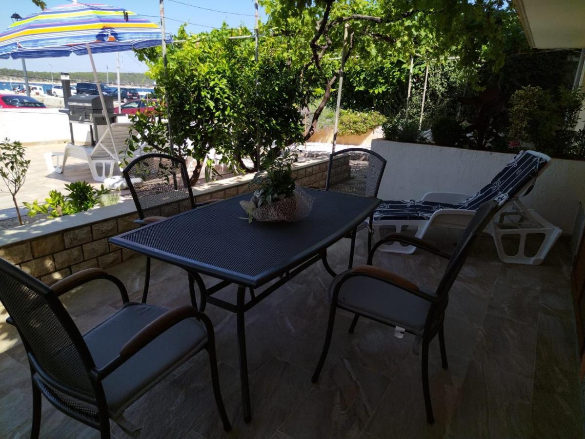 Apartmani Katarina Barbat na Rabu Exteriör bild