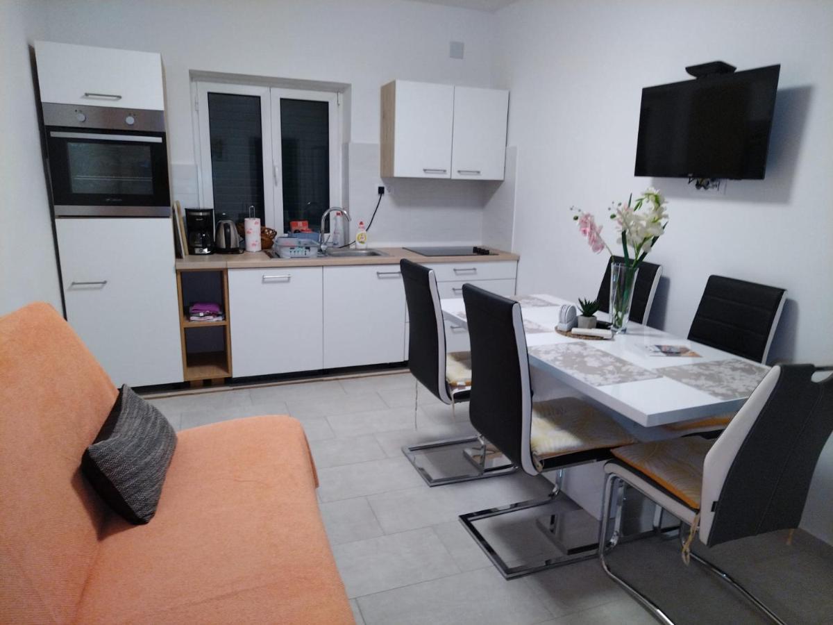 Apartmani Katarina Barbat na Rabu Exteriör bild