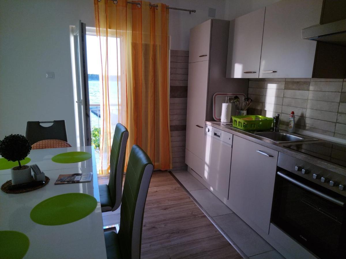 Apartmani Katarina Barbat na Rabu Exteriör bild