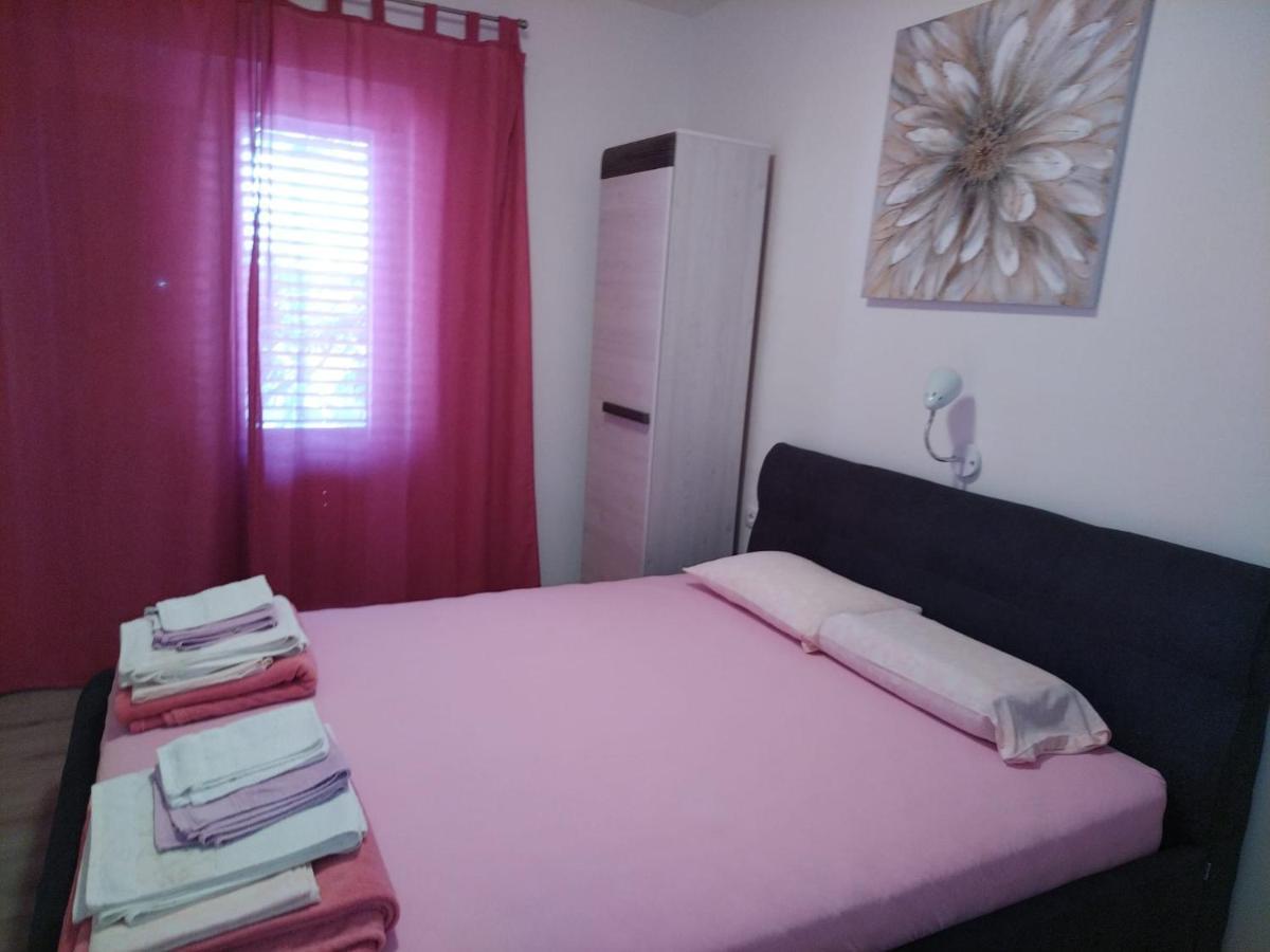 Apartmani Katarina Barbat na Rabu Exteriör bild