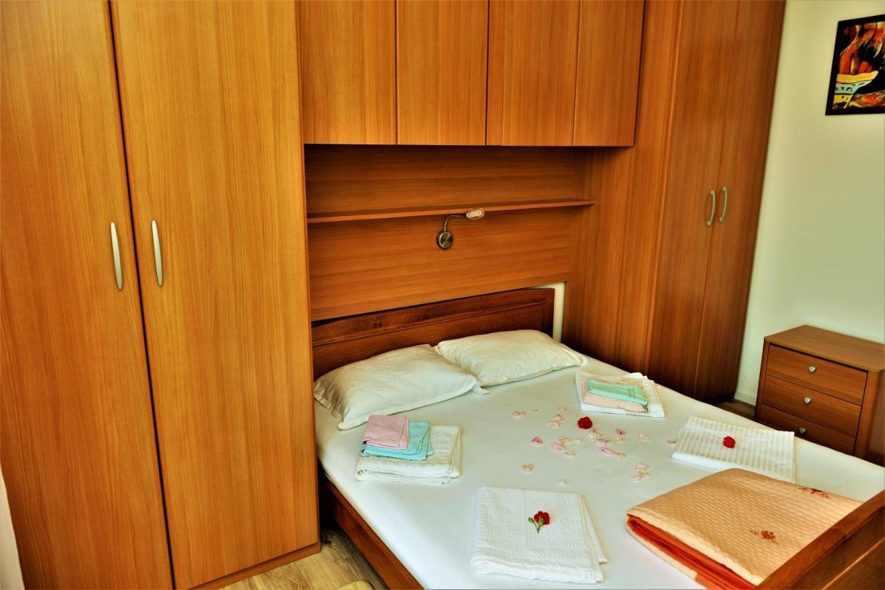 Apartmani Katarina Barbat na Rabu Exteriör bild